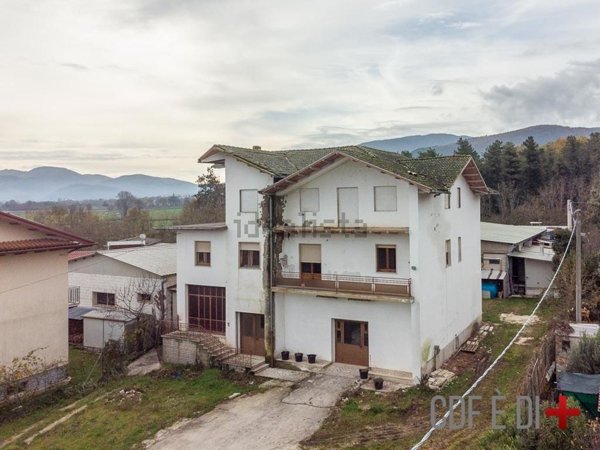 casa indipendente in vendita a Greccio