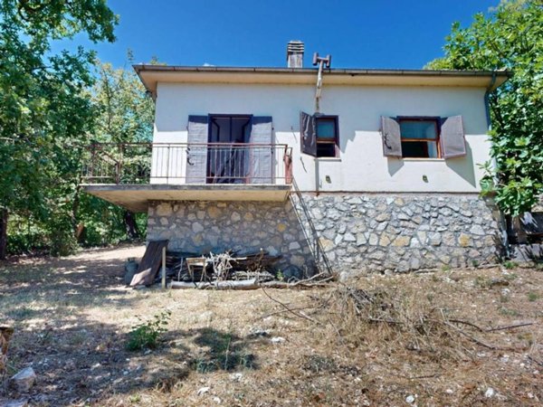 casa indipendente in vendita a Greccio