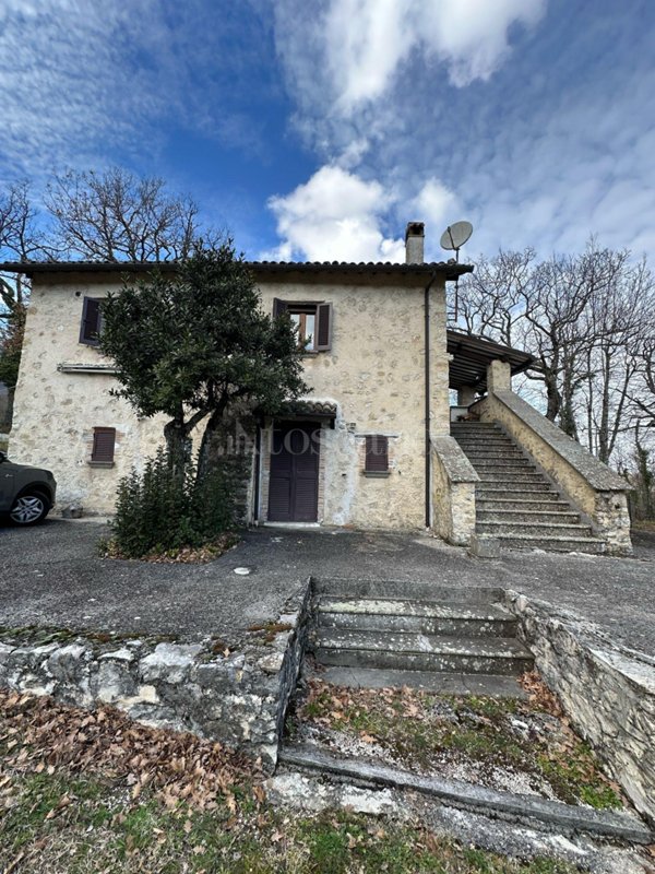 casa indipendente in vendita a Greccio