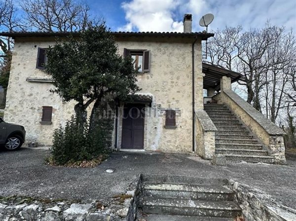 casa indipendente in vendita a Greccio