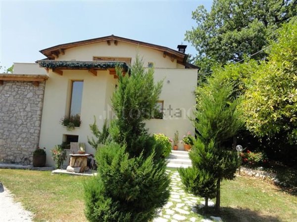 casa indipendente in vendita a Greccio