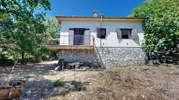 casa indipendente in vendita a Greccio