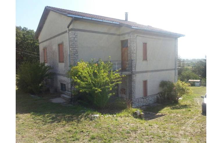 casa indipendente in vendita a Greccio