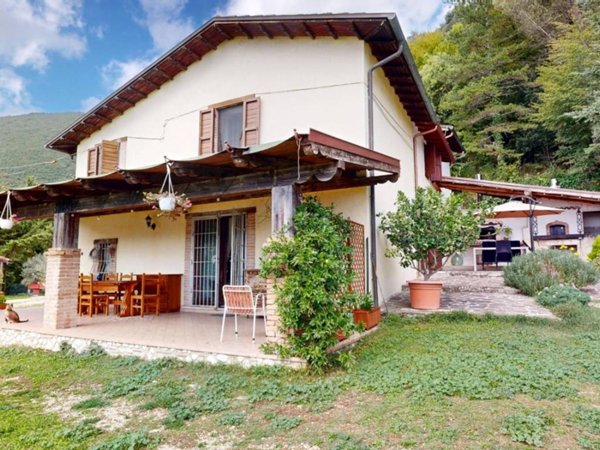 casale in vendita a Greccio