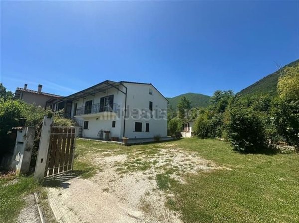 casa indipendente in vendita a Greccio