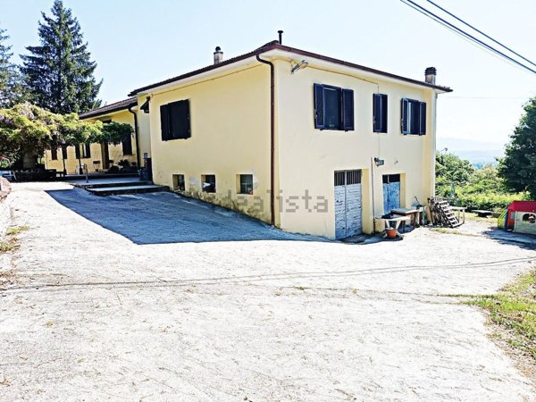 casa indipendente in vendita a Greccio