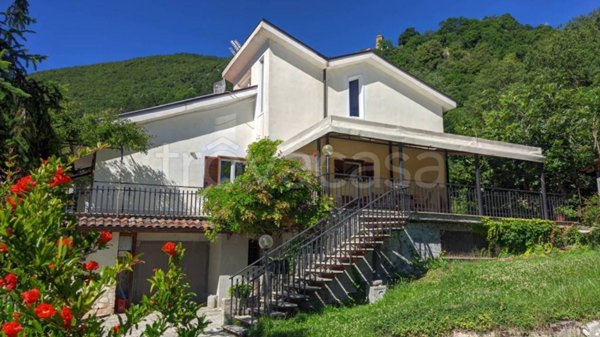casa indipendente in vendita a Greccio