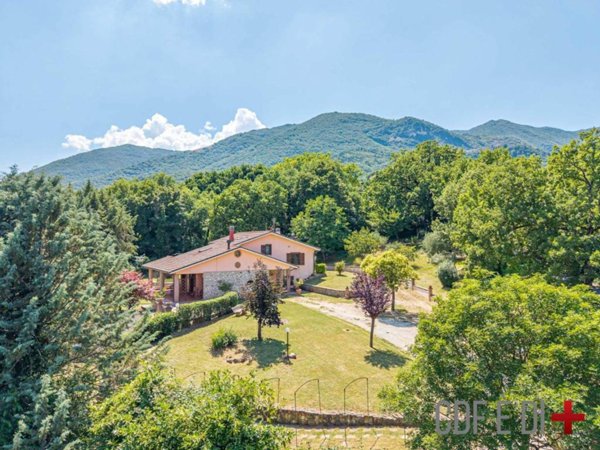 casa indipendente in vendita a Greccio