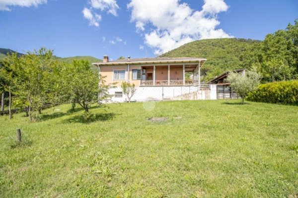 casa indipendente in vendita a Greccio