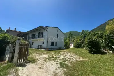 casa indipendente in vendita a Greccio