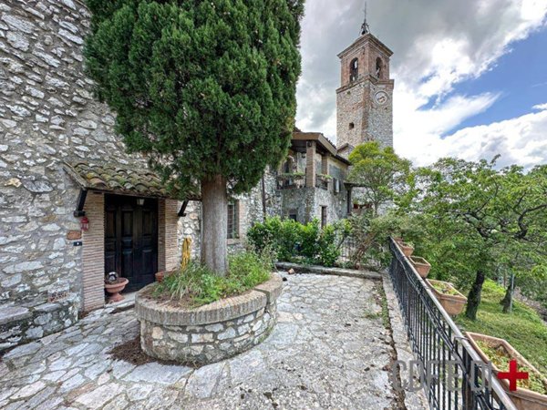 casa indipendente in vendita a Greccio