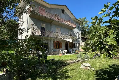 casa indipendente in vendita a Greccio