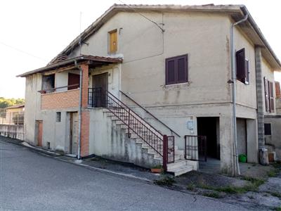 casa indipendente in vendita a Labro