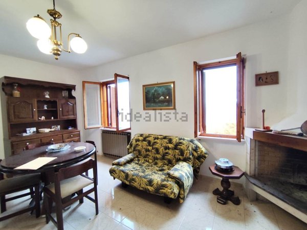 casa semindipendente in vendita a Labro