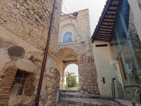 casa indipendente in vendita a Labro