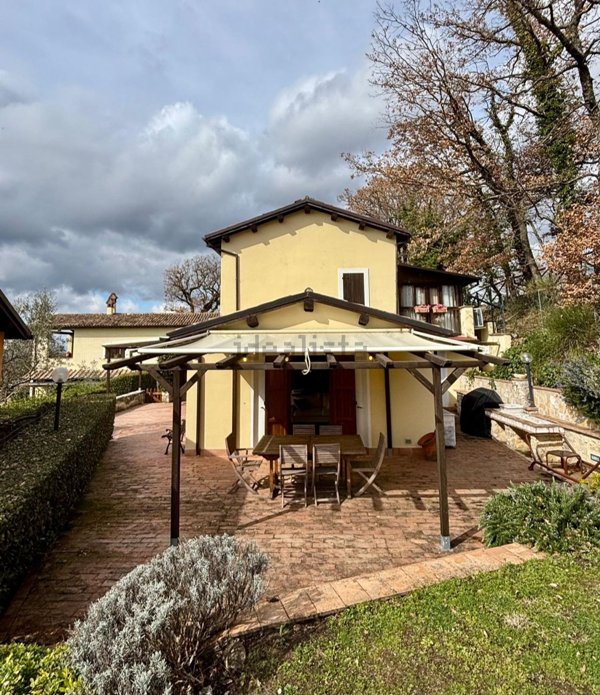 casa indipendente in vendita a Labro