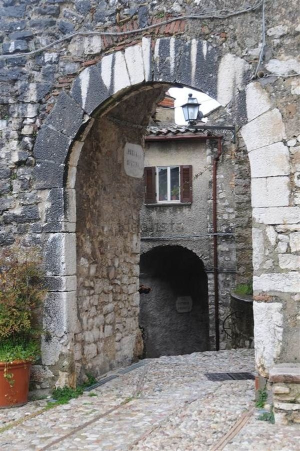 casa indipendente in vendita a Labro