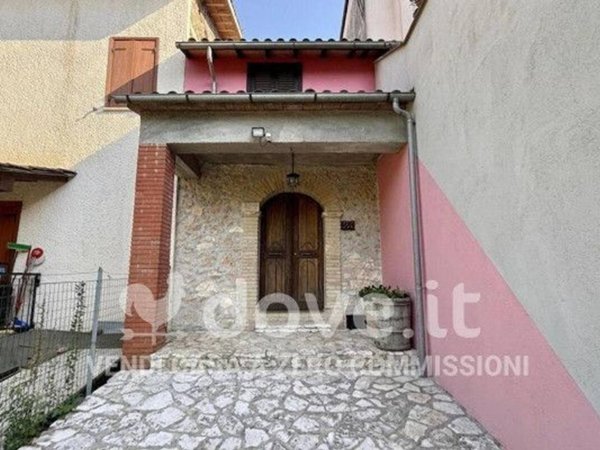 casa indipendente in vendita a Labro