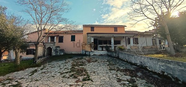casa indipendente in vendita a Labro