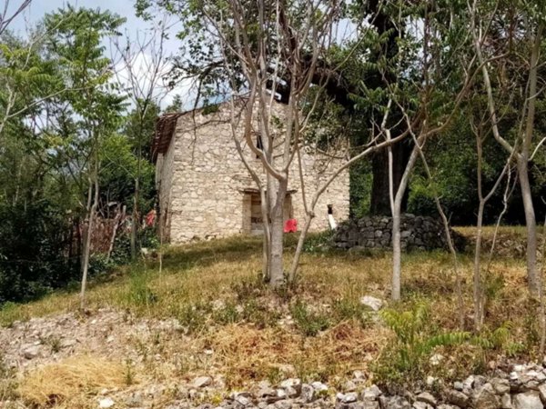 casa indipendente in vendita a Labro