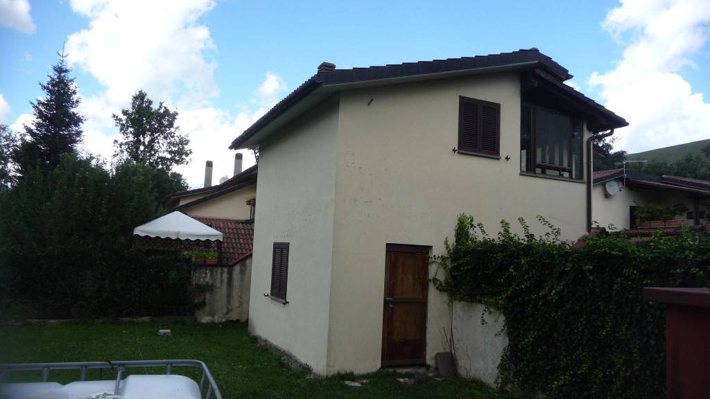 appartamento in vendita a Leonessa in zona Villa Gizzi