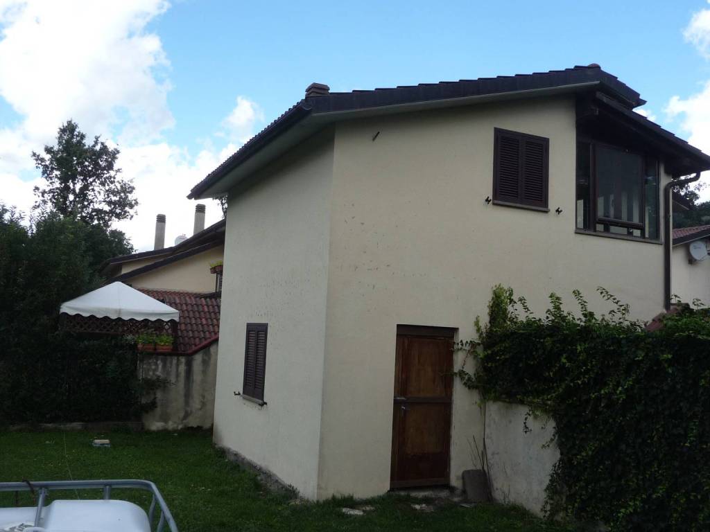 appartamento in vendita a Leonessa in zona Villa Gizzi