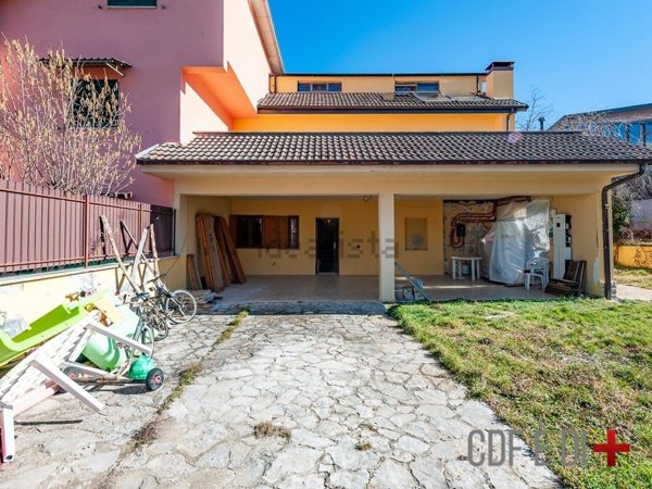 casa indipendente in vendita a Leonessa