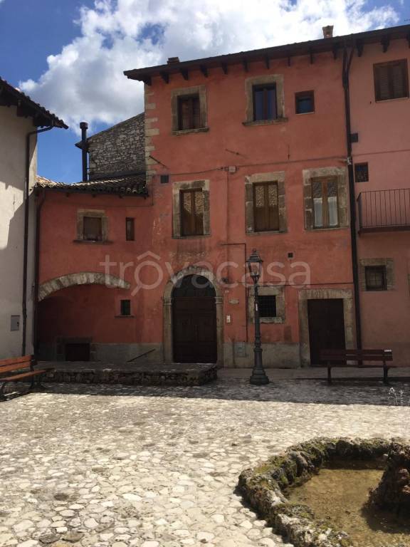 appartamento in vendita a Leonessa in zona Sala