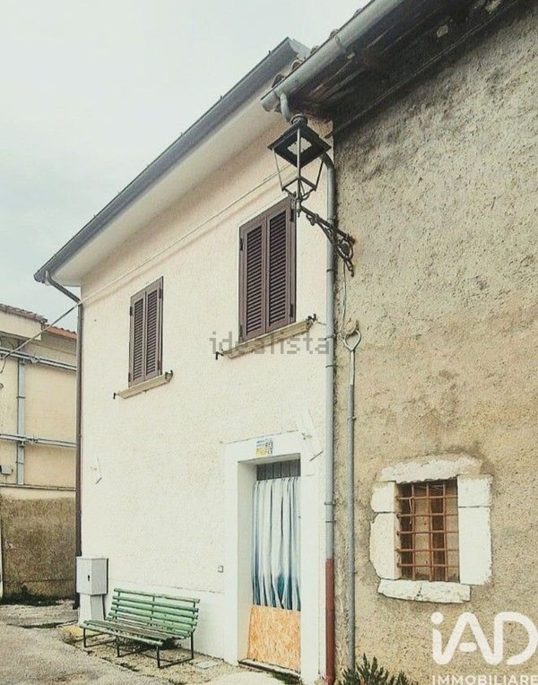 casa indipendente in vendita a Leonessa in zona Villa Gizzi