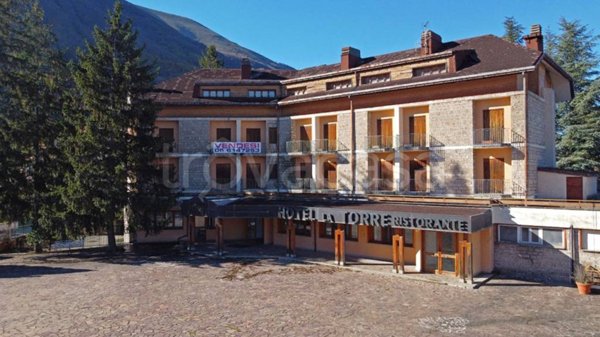 negozio in vendita a Leonessa in zona Sala