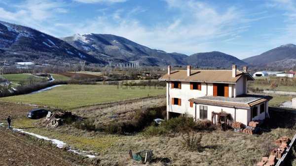 casa indipendente in vendita a Leonessa
