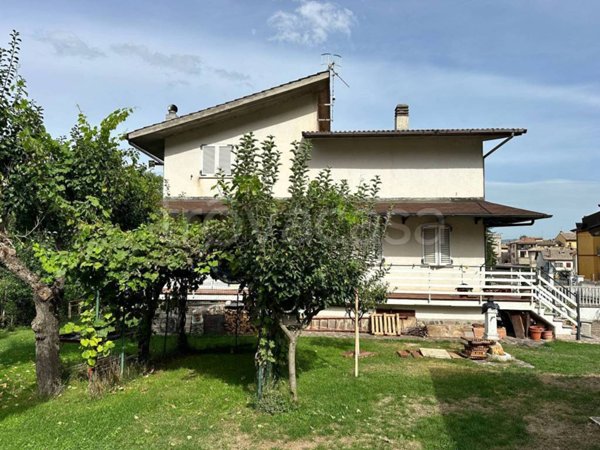 casa indipendente in vendita a Leonessa