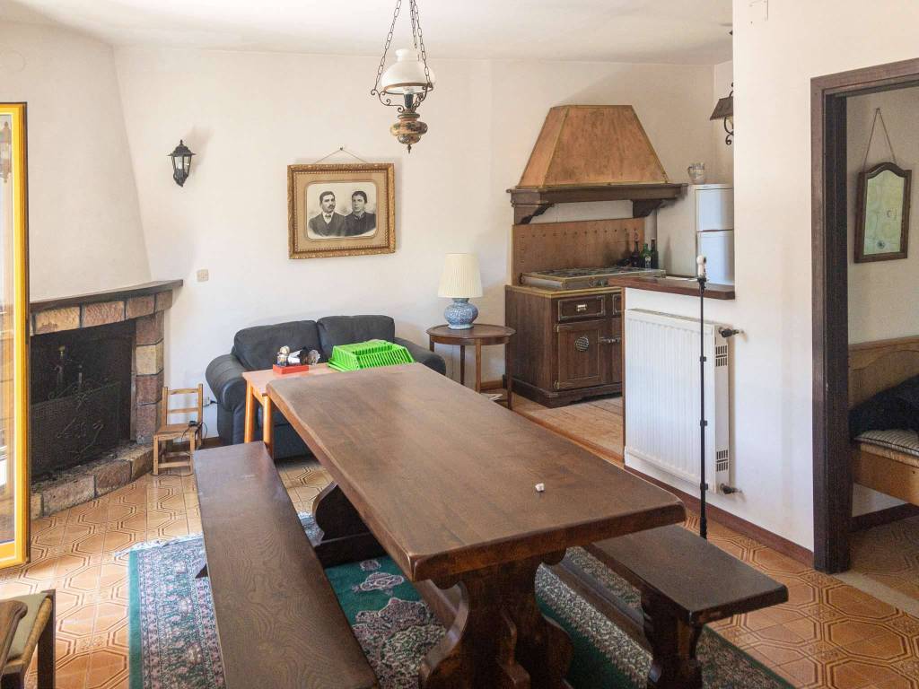casa indipendente in vendita a Leonessa