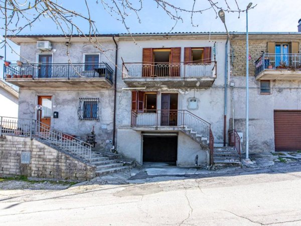 casa indipendente in vendita a Longone Sabino in zona Rocca Ranieri