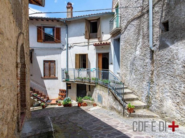 casa indipendente in vendita a Longone Sabino in zona Rocca Ranieri