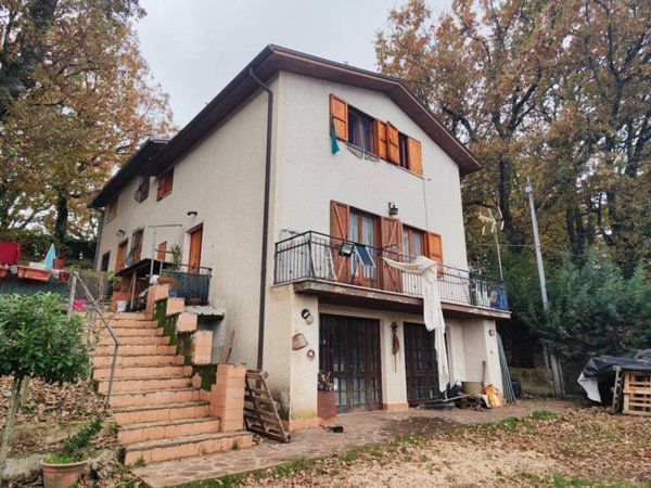 casa indipendente in vendita a Longone Sabino in zona Fassinoro