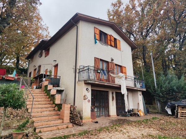 casa indipendente in vendita a Longone Sabino in zona Fassinoro