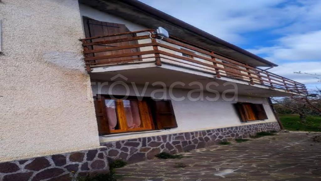 casa indipendente in vendita a Longone Sabino in zona Fassinoro
