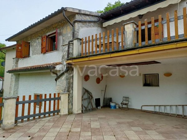 casa indipendente in vendita a Longone Sabino