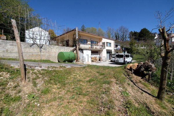 casa indipendente in vendita a Longone Sabino in zona Fassinoro