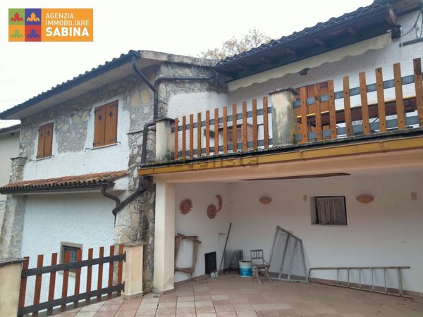 casa indipendente in vendita a Longone Sabino