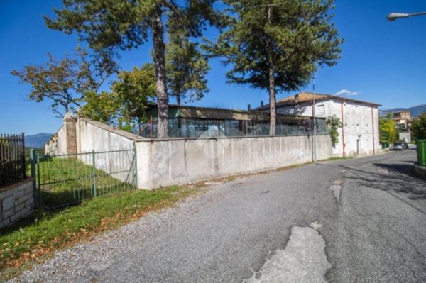 casa indipendente in vendita a Longone Sabino in zona Fassinoro