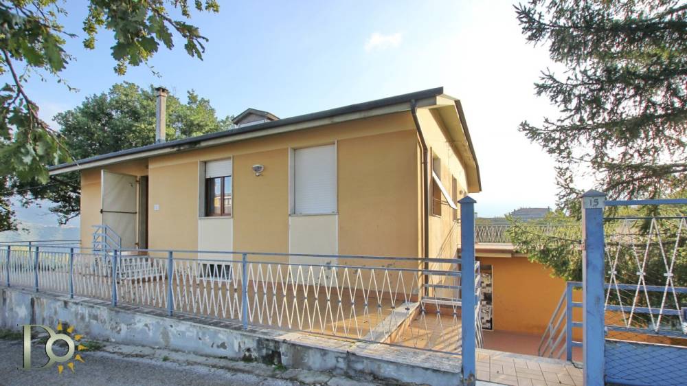 appartamento in vendita a Longone Sabino in zona Rocca Ranieri