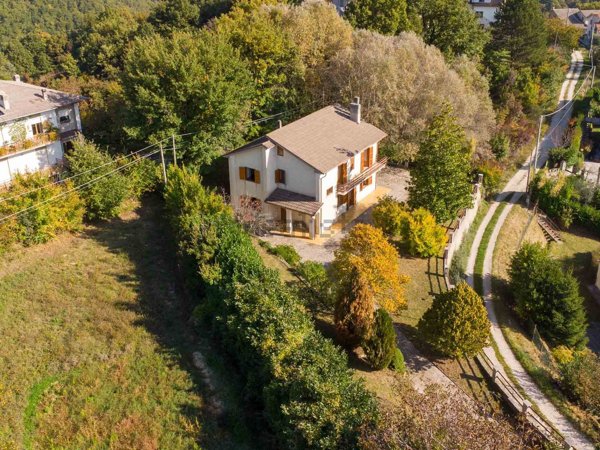 casa indipendente in vendita a Longone Sabino in zona Fassinoro