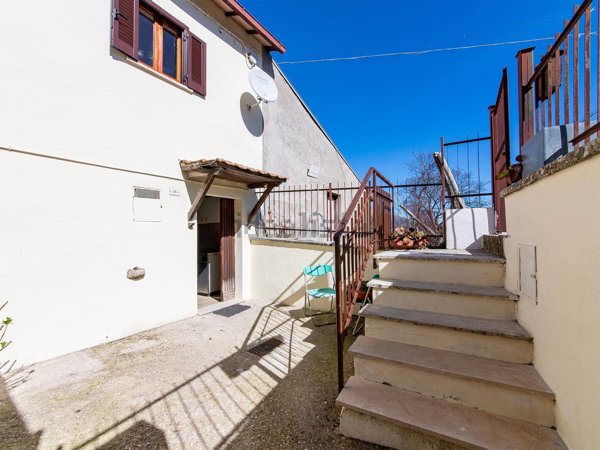 appartamento in vendita a Longone Sabino in zona Rocca Ranieri