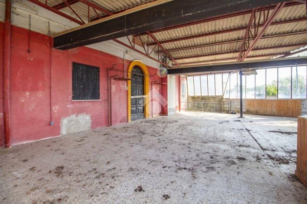 negozio in vendita a Longone Sabino in zona Fassinoro