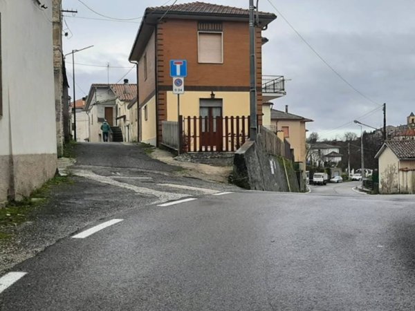 casa indipendente in vendita a Longone Sabino in zona Fassinoro