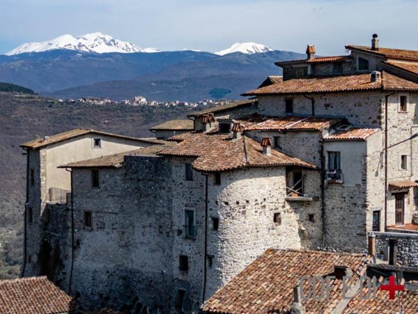 casa indipendente in vendita a Longone Sabino