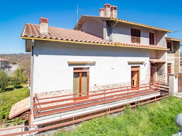 appartamento in vendita a Longone Sabino in zona Rocca Ranieri