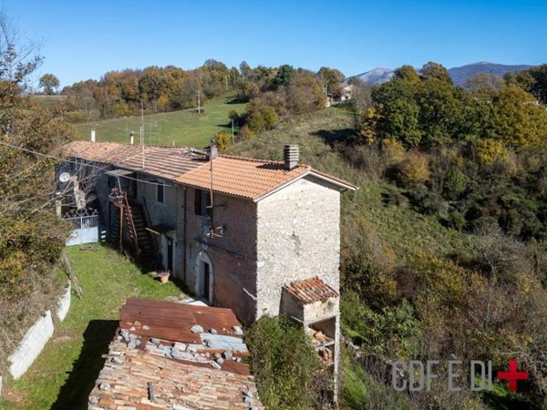 casa indipendente in vendita a Longone Sabino in zona Rocca Ranieri
